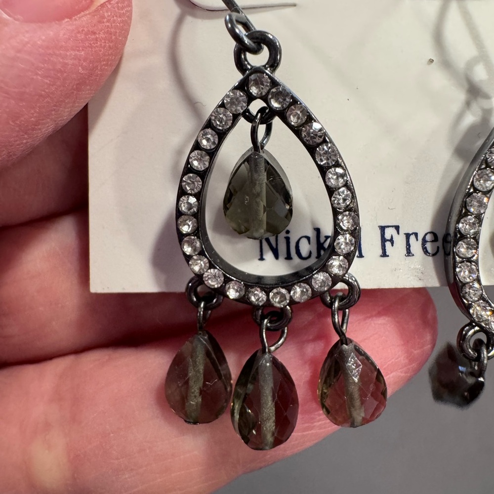 Gray Rhinestone teardrop dangle earrings - Picture 8 of 8